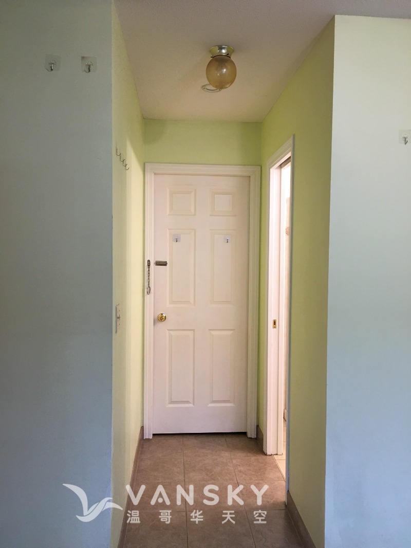 250803000707_4 aisle area.JPG